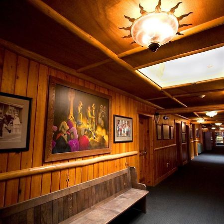 Mcmenamins Old St. Francis School Hotel Bend Buitenkant foto